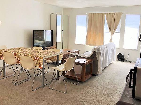 #305-008.jpg #305-008.jpg