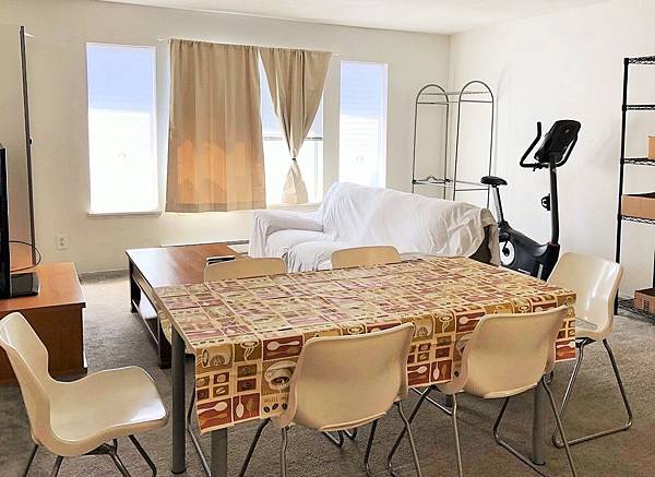 #305-009.jpg #305-009.jpg