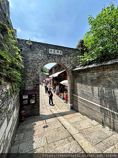 P13）西津渡老街上的石頭路有上千年歷史.jpg