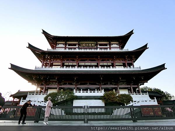 P4）長沙湘江邊上雄偉的杜甫江閣.JPG