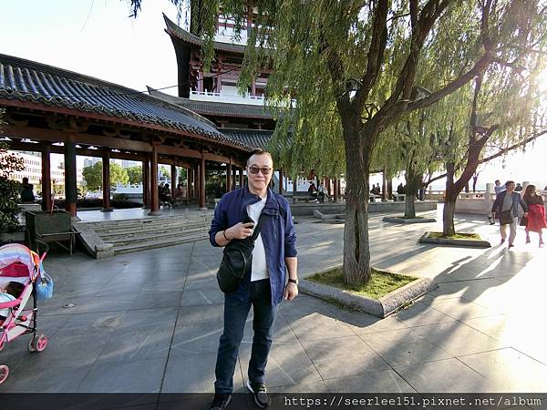P5）我在杜甫江閣向詩聖致敬.JPG