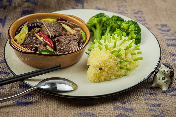 麻辣水煮肋排飯