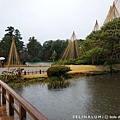 2283 DSC06330 日本三大庭園～【兼六園】raining.JPG