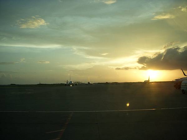 機場的夕陽