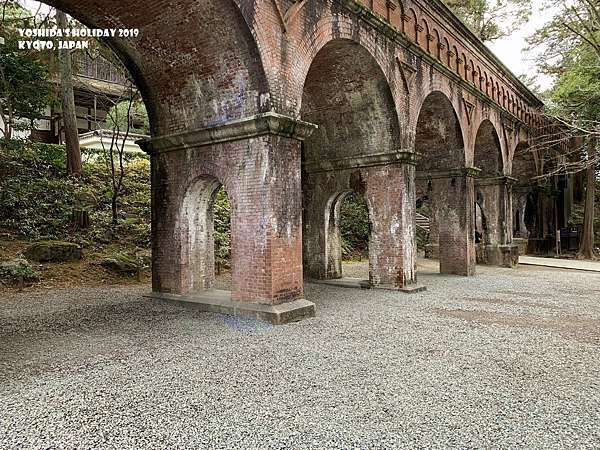Japan 京都面試之旅 京都 蹴上散策之二 南禪寺 水路閣 宏偉的三門與琵琶湖疏水道 我的世界 來自於無限城市的串連 僕の世界は広大な風景が無限に繋いで築くこと