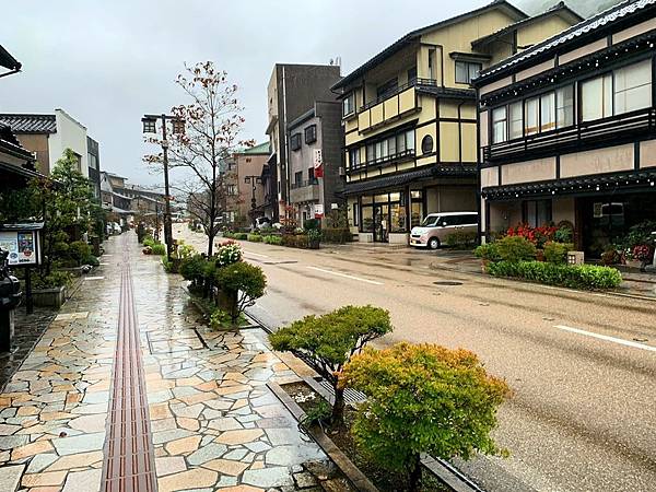 Japan 京都生活日誌 秋季放風之旅 山中溫泉 颱風天的溫泉鄉散策 奧之細道的一隅 我的世界 來自於無限城市的串連 僕の世界は広大な風景が無限に繋いで築くこと Japan 京都生活日誌 秋季放風之旅 山中溫泉 颱風天的溫泉鄉散策 奧之細道的一隅 我的世界 來自於無限城市的串連 僕の世界は広大な風景が無限に繋いで築くこと