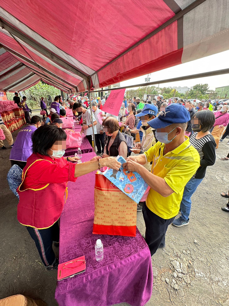 屏東潮州送暖送年菜，聞香閣宴會餐廳共襄盛舉！屏東在地辦桌70