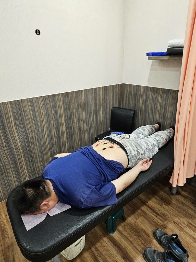 台南中醫診所推薦│腰部針灸搭配電針