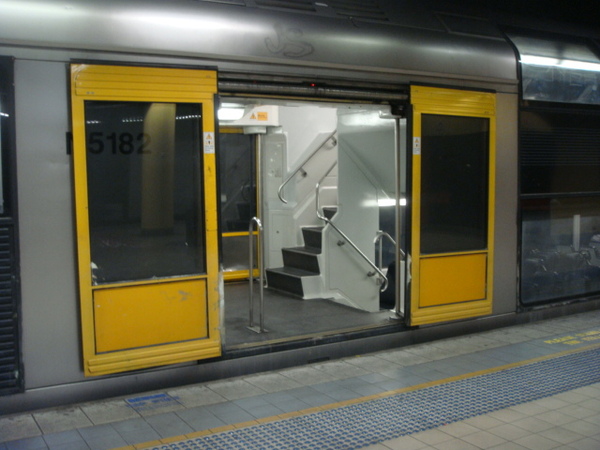 雪梨的火車.JPG