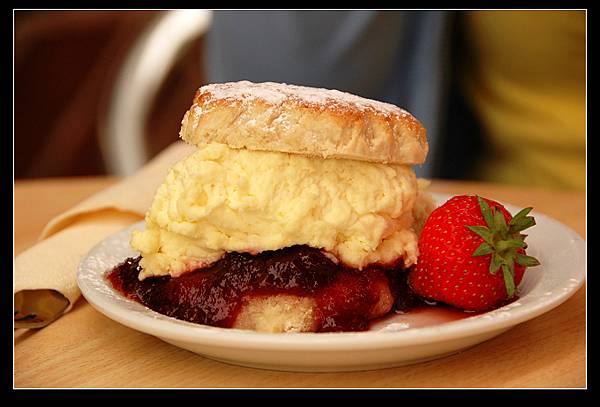 cream scone