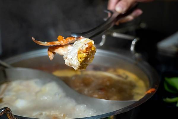 桃園美食餐廳│天然湯底搭配霜降牛、扇子豬、天使紅蝦，還有自助