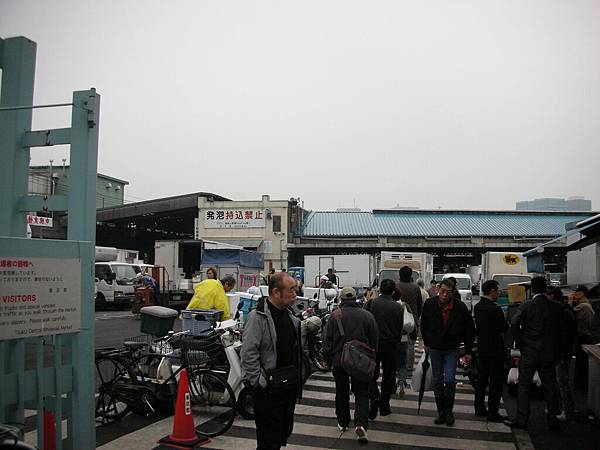 車水馬龍的築地市場