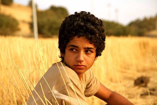 《美國超人夢》薩瓦‧法吉飾演哥哥