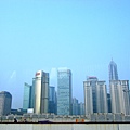 車上眺望上海的101與東方明珠.JPG
