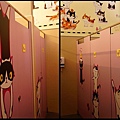 廁所門貓咪彩繪