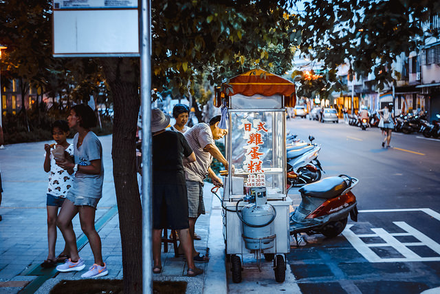 熟悉的街道，傳統的好滋味。 時光走廊【街角的雞蛋糕】 Canon 6D+Helios 44 58mm f2