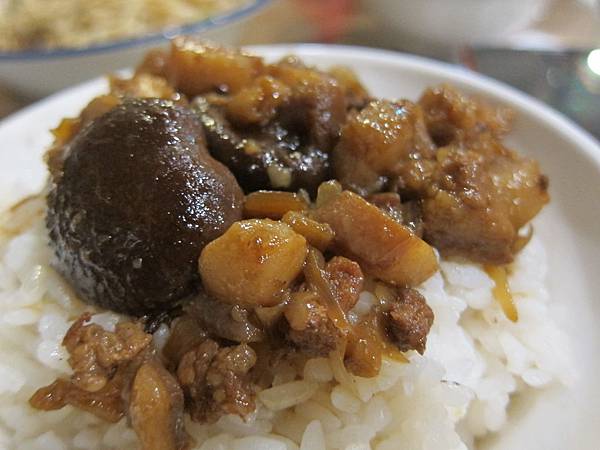 高雄鹽埕區=<食>旗津美女ㄟ麵店~一吃成主顧,美味好喜歡=-旗津美女ㄟ麵店 高雄鹽埕區=<食>旗津美女ㄟ麵店~一吃成主顧,美味好喜歡=-旗津美女ㄟ麵店