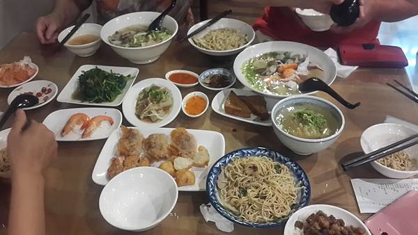 高雄鹽埕區=<食>旗津美女ㄟ麵店~一吃成主顧,美味好喜歡=-旗津美女ㄟ麵店 高雄鹽埕區=<食>旗津美女ㄟ麵店~一吃成主顧,美味好喜歡=-旗津美女ㄟ麵店