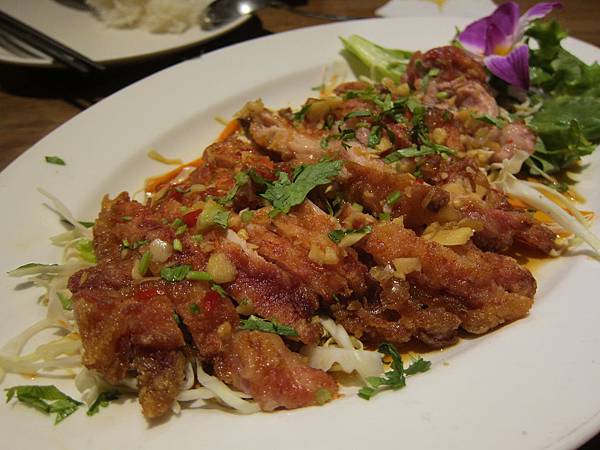 高雄苓雅區=<食>新泰城成功店~去不了泰國就吃泰國料理吧=-新泰城 高雄苓雅區=<食>新泰城成功店~去不了泰國就吃泰國料理吧=-新泰城