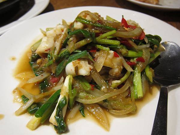 高雄苓雅區=<食>新泰城成功店~去不了泰國就吃泰國料理吧=-新泰城 高雄苓雅區=<食>新泰城成功店~去不了泰國就吃泰國料理吧=-新泰城