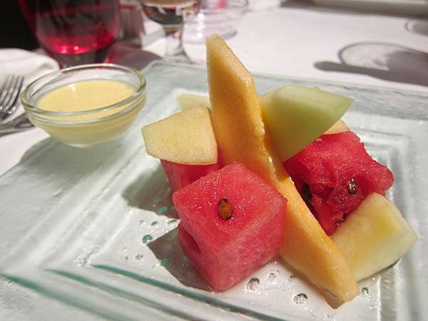 高雄前鎮區=<食>西堤牛排~我的生日餐=-西堤 高雄前鎮區=<食>西堤牛排~我的生日餐=-西堤