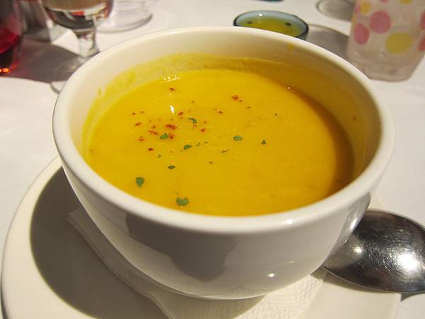 高雄前鎮區=<食>西堤牛排~我的生日餐=-西堤 高雄前鎮區=<食>西堤牛排~我的生日餐=-西堤