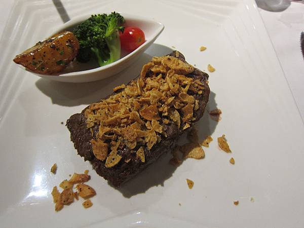 高雄前鎮區=<食>西堤牛排~我的生日餐=-西堤 高雄前鎮區=<食>西堤牛排~我的生日餐=-西堤