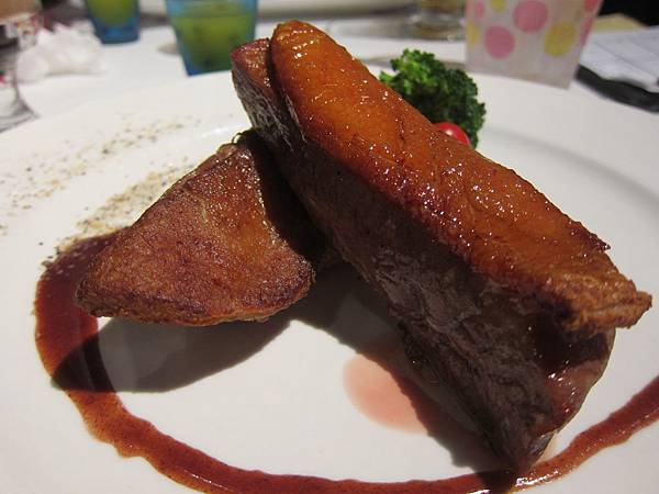 高雄前鎮區=<食>西堤牛排~我的生日餐=-西堤 高雄前鎮區=<食>西堤牛排~我的生日餐=-西堤