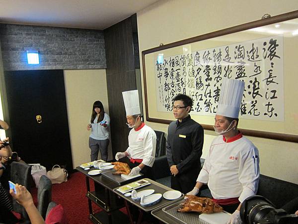 高雄鼓山區=<食>便宜坊烤鴨餐廳~傳承百年的北京好滋味=-便宜坊烤鴨餐廳 高雄鼓山區=<食>便宜坊烤鴨餐廳~傳承百年的北京好滋味=-便宜坊烤鴨餐廳