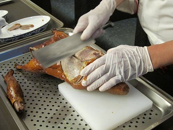 高雄鼓山區=<食>便宜坊烤鴨餐廳~傳承百年的北京好滋味=-便宜坊烤鴨餐廳 高雄鼓山區=<食>便宜坊烤鴨餐廳~傳承百年的北京好滋味=-便宜坊烤鴨餐廳