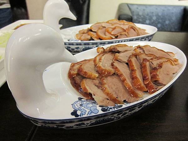 高雄鼓山區=<食>便宜坊烤鴨餐廳~傳承百年的北京好滋味=-便宜坊烤鴨餐廳 高雄鼓山區=<食>便宜坊烤鴨餐廳~傳承百年的北京好滋味=-便宜坊烤鴨餐廳