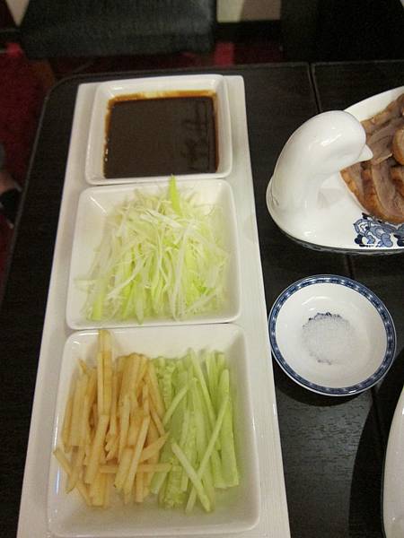 高雄鼓山區=<食>便宜坊烤鴨餐廳~傳承百年的北京好滋味=-便宜坊烤鴨餐廳 高雄鼓山區=<食>便宜坊烤鴨餐廳~傳承百年的北京好滋味=-便宜坊烤鴨餐廳