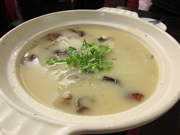 高雄鼓山區=<食>便宜坊烤鴨餐廳~傳承百年的北京好滋味=-便宜坊烤鴨餐廳 高雄鼓山區=<食>便宜坊烤鴨餐廳~傳承百年的北京好滋味=-便宜坊烤鴨餐廳