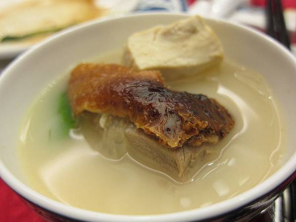 高雄鼓山區=<食>便宜坊烤鴨餐廳~傳承百年的北京好滋味=-便宜坊烤鴨餐廳 高雄鼓山區=<食>便宜坊烤鴨餐廳~傳承百年的北京好滋味=-便宜坊烤鴨餐廳