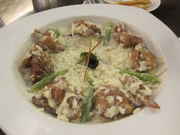 高雄左營區=<食>布雷克義麵坊~脆皮雞丁推推=-布雷克義麵坊 高雄左營區=<食>布雷克義麵坊~脆皮雞丁推推=-布雷克義麵坊