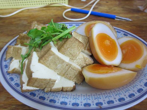 桃園大溪區=<食>達摩麵店 ~ 黃金蛋、油豆腐都讓我想要膜拜一下老闆啊= 桃園大溪區=<食>達摩麵店 ~ 黃金蛋、油豆腐都讓我想要膜拜一下老闆啊=