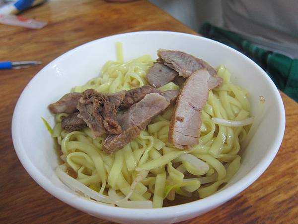 桃園大溪區=<食>達摩麵店 ~ 黃金蛋、油豆腐都讓我想要膜拜一下老闆啊= 桃園大溪區=<食>達摩麵店 ~ 黃金蛋、油豆腐都讓我想要膜拜一下老闆啊=