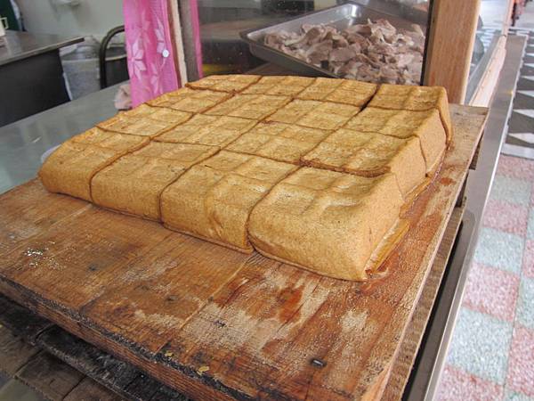 桃園大溪區=<食>達摩麵店 ~ 黃金蛋、油豆腐都讓我想要膜拜一下老闆啊= 桃園大溪區=<食>達摩麵店 ~ 黃金蛋、油豆腐都讓我想要膜拜一下老闆啊=