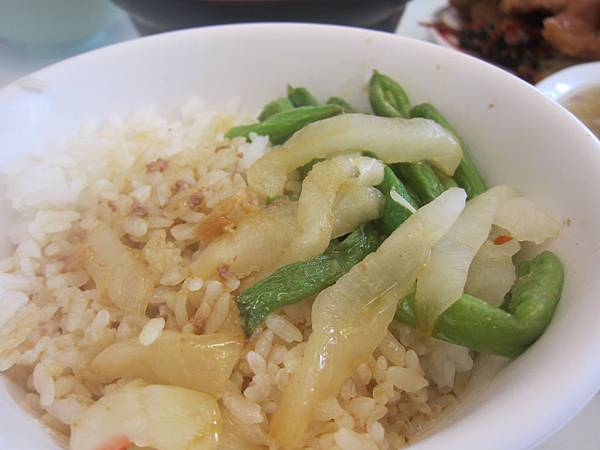 南投埔里鎮=<食>李仔哥爌肉飯~覺得香菇肉羹+排骨飯比較優= 南投埔里鎮=<食>李仔哥爌肉飯~覺得香菇肉羹+排骨飯比較優=