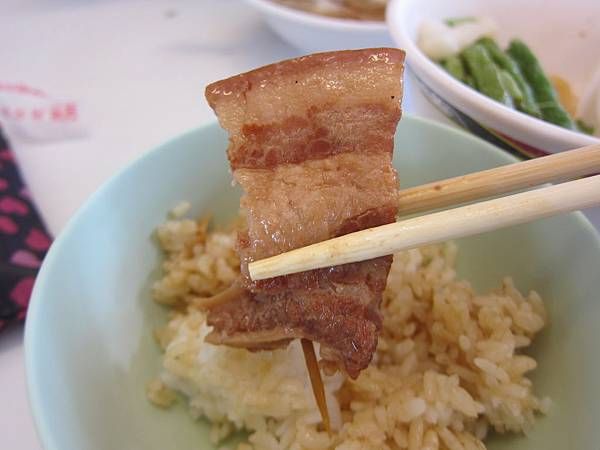 南投埔里鎮=<食>李仔哥爌肉飯~覺得香菇肉羹+排骨飯比較優= 南投埔里鎮=<食>李仔哥爌肉飯~覺得香菇肉羹+排骨飯比較優=