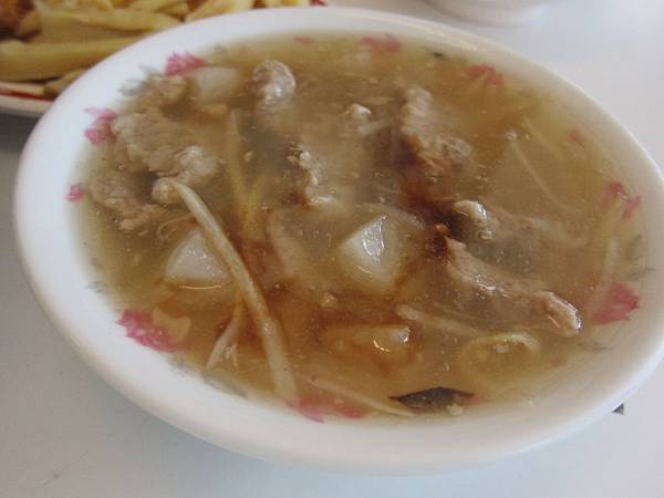 南投埔里鎮=<食>李仔哥爌肉飯~覺得香菇肉羹+排骨飯比較優= 南投埔里鎮=<食>李仔哥爌肉飯~覺得香菇肉羹+排骨飯比較優=