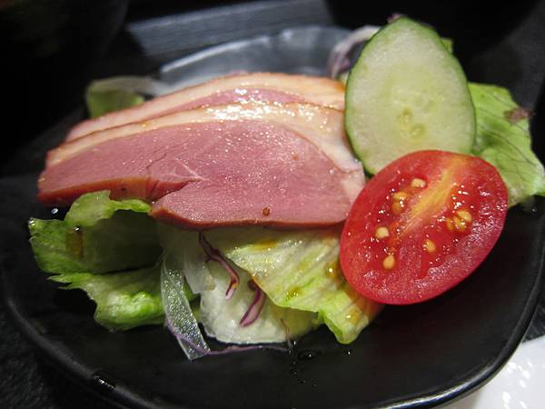 高雄苓雅區=<食>八坂丼屋~大遠百美食街的完美新選擇=-八坂丼屋 高雄苓雅區=<食>八坂丼屋~大遠百美食街的完美新選擇=-八坂丼屋