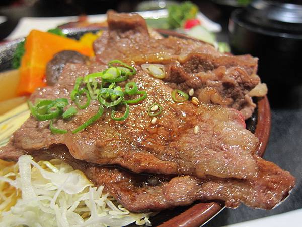 高雄苓雅區=<食>八坂丼屋~大遠百美食街的完美新選擇=-八坂丼屋 高雄苓雅區=<食>八坂丼屋~大遠百美食街的完美新選擇=-八坂丼屋