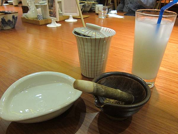 高雄前鎮區=<食>銀座杏子日式豬排~中南部唯一一家就在夢時代~dream mall love u=-銀座杏子 高雄前鎮區=<食>銀座杏子日式豬排~中南部唯一一家就在夢時代~dream mall love u=-銀座杏子