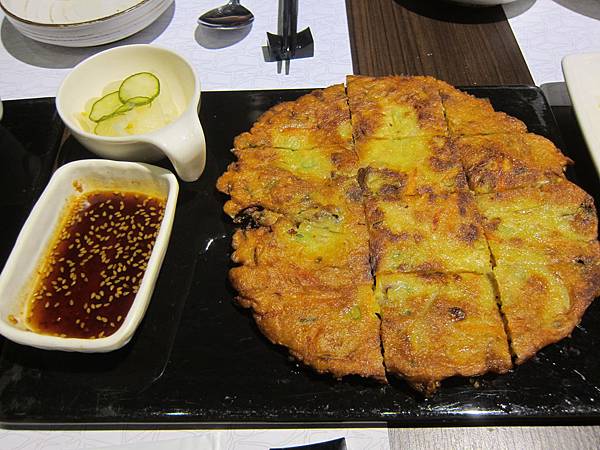 高雄前鎮區=<食>玉豆腐韓國豆腐煲專門店~一種臥虎藏龍在家樂福的概念=-玉豆腐 高雄前鎮區=<食>玉豆腐韓國豆腐煲專門店~一種臥虎藏龍在家樂福的概念=-玉豆腐