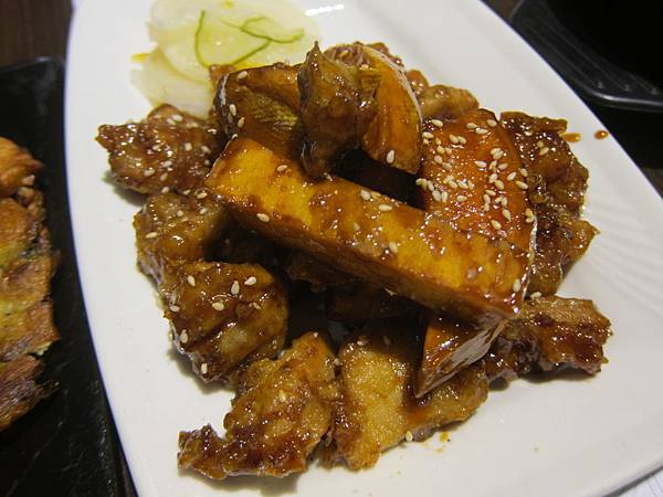 高雄前鎮區=<食>玉豆腐韓國豆腐煲專門店~一種臥虎藏龍在家樂福的概念=-玉豆腐 高雄前鎮區=<食>玉豆腐韓國豆腐煲專門店~一種臥虎藏龍在家樂福的概念=-玉豆腐