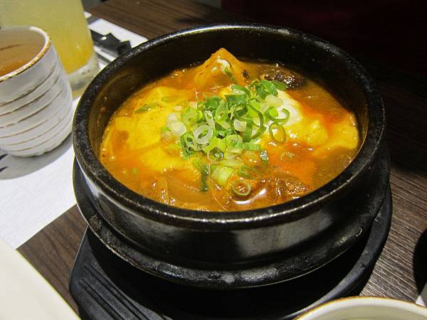 高雄前鎮區=<食>玉豆腐韓國豆腐煲專門店~一種臥虎藏龍在家樂福的概念=-玉豆腐 高雄前鎮區=<食>玉豆腐韓國豆腐煲專門店~一種臥虎藏龍在家樂福的概念=-玉豆腐