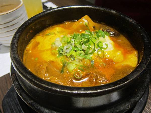 高雄前鎮區=<食>玉豆腐韓國豆腐煲專門店~一種臥虎藏龍在家樂福的概念=-玉豆腐 高雄前鎮區=<食>玉豆腐韓國豆腐煲專門店~一種臥虎藏龍在家樂福的概念=-玉豆腐