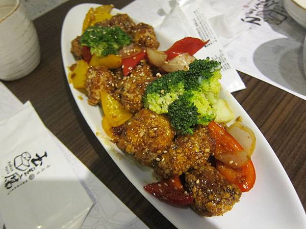 高雄前鎮區=<食>玉豆腐韓國豆腐煲專門店~一種臥虎藏龍在家樂福的概念=-玉豆腐 高雄前鎮區=<食>玉豆腐韓國豆腐煲專門店~一種臥虎藏龍在家樂福的概念=-玉豆腐