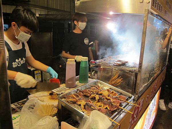 嘉義市=<食>嘉樂福夜市~好吃好樂好好玩= 嘉義市=<食>嘉樂福夜市~好吃好樂好好玩=